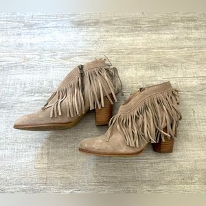 Ariat Fringed Cowgirl Booties! 🤠🤠